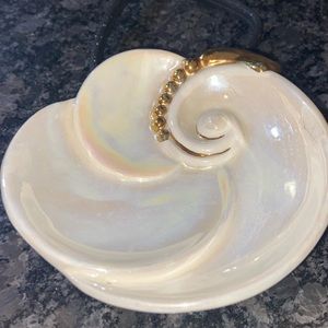 Trinket tray unique swirl design